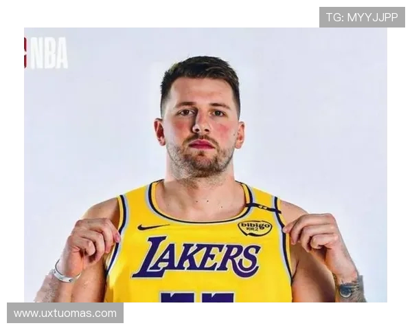 东契奇缺阵里夫斯再度强势发挥,单节砍下22分,高薪资已近在眼前 东契奇缺阵里夫斯再度强势发挥,单节砍下22分,高薪资已近在眼前